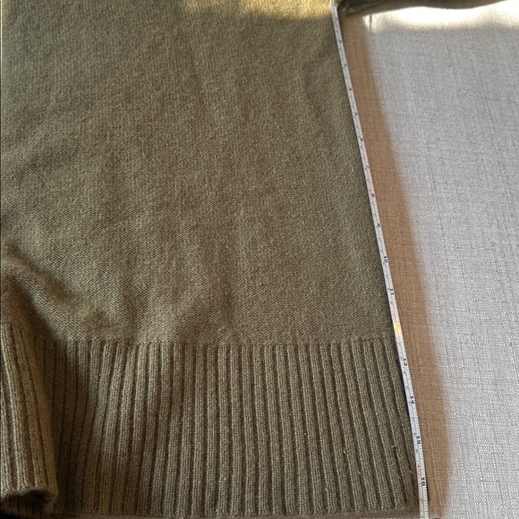 Lafayette 148 New York Turtleneck Sweater in Green Knit - PRELOVED - Picture 14 of 17